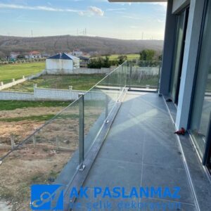 Balkoncamkorkuluk 1 300x300, Paslanmaz Korkuluk, Cam Korkuluk
